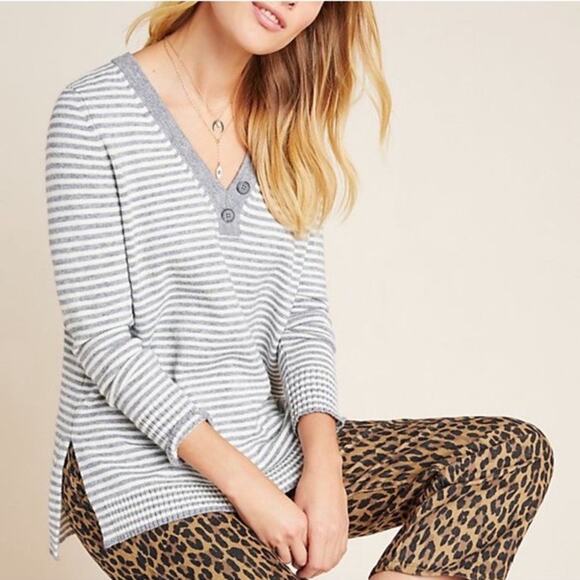 By Anthropologie Serena Striped Button V-Neck Gray Cream Knit Sweater Size Large - Picture 2 of 11